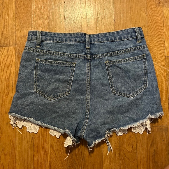 Hi Rise Jean Shorts with Floral Lace - Picture 2 of 3